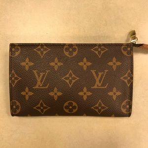 💯 authentic monogram pouch